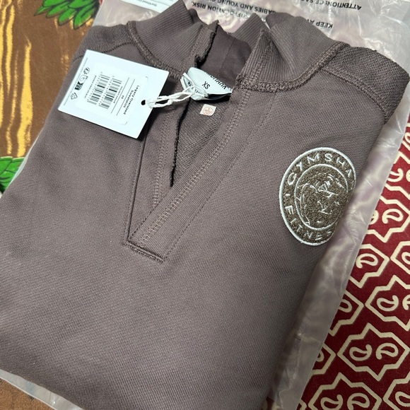 Gymshark Legacy Sweatshirt - Picture 2 of 8